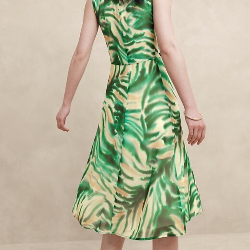 NWT Banana Republic Green Swirl Midi Dress - Women's Printed Dress